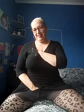 Feelineducentre online show from 10-25-25, 01:23