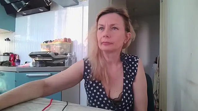Snapshot of Sweetmurrr chatting on 06-25-26, 02:09 Sweetmurrr online show from 06-25-26, 02:09