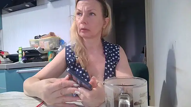 Snapshot of Sweetmurrr chatting on 07-01-26, 12:44 Sweetmurrr online show from 07-01-26, 12:44