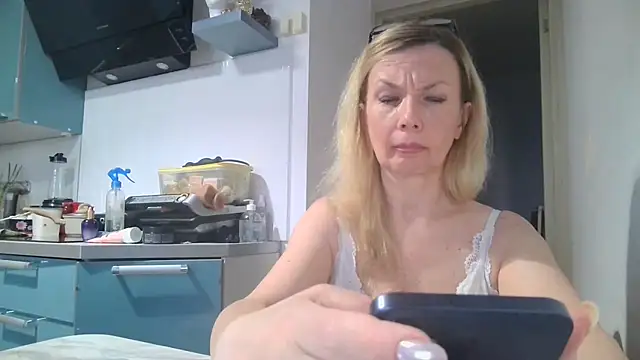Snapshot of Sweetmurrr chatting on 06-24-26, 12:53 Sweetmurrr online show from 06-24-26, 12:53