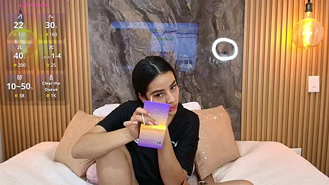 Snapshot of Alana-Jones chatting on 10-02-25, 11:46 Alana-Jones online show from 10-02-25, 11:46