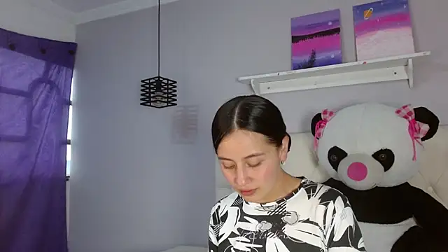 Zaaida  online show from 11-06-25, 01:37