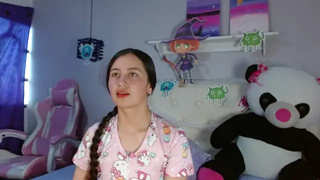 Zaaida  online show from 10-24-25, 01:43