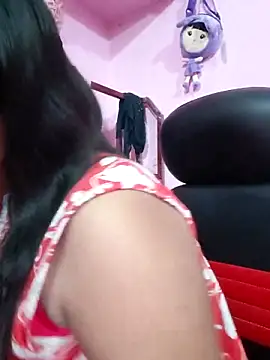 Snapshot of Redchery chatting on 04-21-26, 04:57 Redchery online show from 04-21-26, 04:57