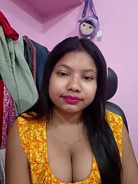Snapshot of Redchery chatting on 05-18-26, 05:51 Redchery online show from 05-18-26, 05:51