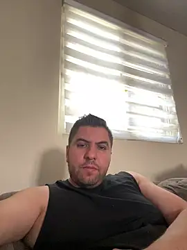 raulgzz4 online show from 03-26-26, 05:33