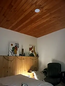 IVONNE COLLINS33 online show from 02-18-26, 01:25