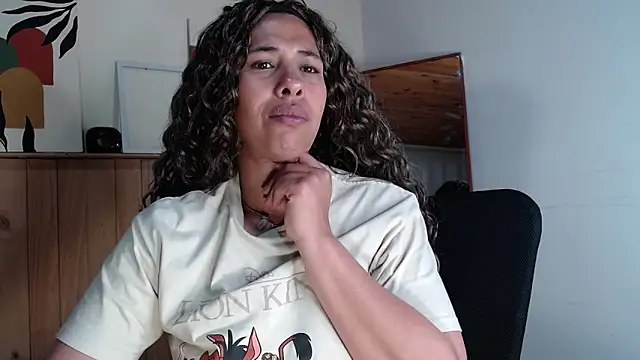 IVONNE COLLINS33 online show from 10-23-25, 03:49