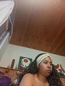 IVONNE COLLINS33 online show from 12-20-25, 10:45