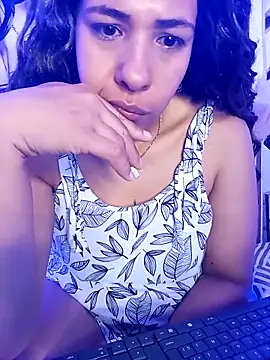 IVONNE COLLINS33 online show from 11-13-25, 09:24