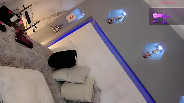 Ariia-janee online show from 04-10-26, 05:03