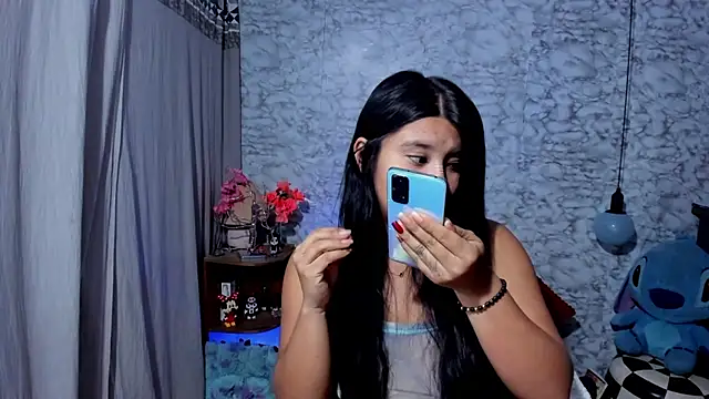 Snapshot of Shaden_11 chatting on 10-06-25, 10:54 Shaden 11 online show from 10-06-25, 10:54