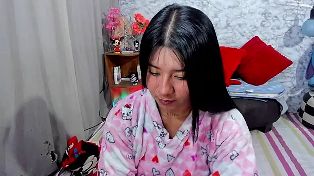 Snapshot of Shaden_11 chatting on 09-18-25, 01:41 Shaden 11 online show from 09-18-25, 01:41