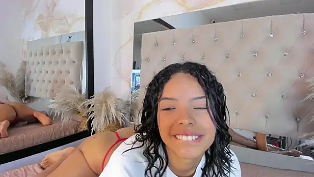 Luna Tylor online show from 10-10-25, 04:13