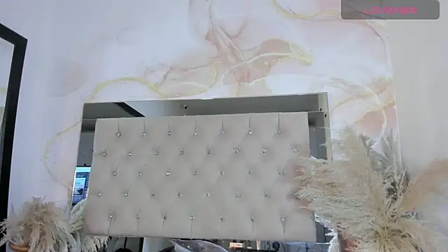 Luna Tylor online show from 10-07-25, 03:29