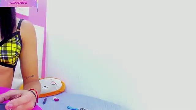 Macarena 05 online show from 04-19-26, 02:23