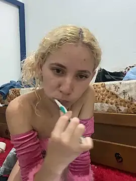 Snapshot of Bruna551 chatting on 11-02-25, 04:56 Bruna551 online show from 11-02-25, 04:56