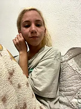 Bruna551 online show from 11-20-25, 03:29