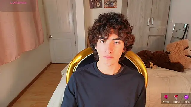 Nude Boy18 online show from 11-22-25, 01:37