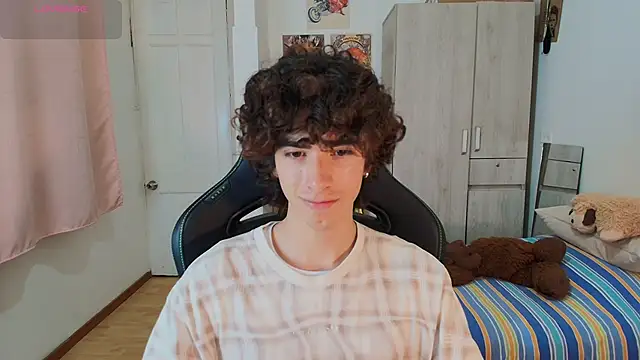 Nude Boy18 online show from 01-06-26, 02:26