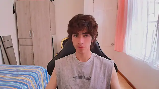 Nude Boy18 online show from 09-21-25, 08:14