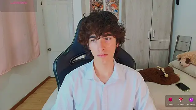 Nude Boy18 online show from 12-17-25, 01:43