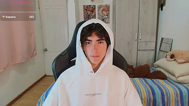 Nude Boy18 online show from 04-11-26, 06:32