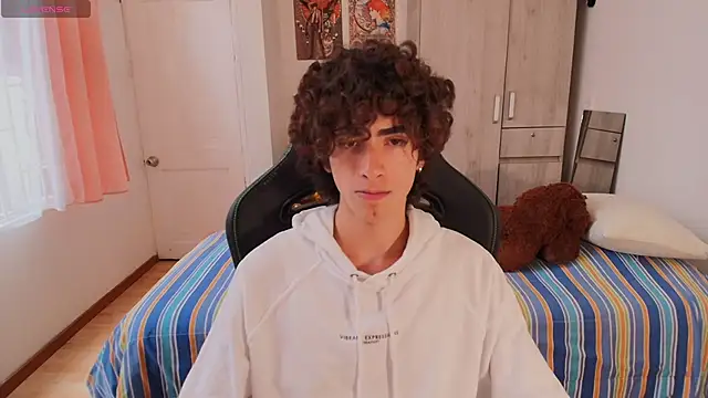 Nude Boy18 online show from 01-14-26, 06:55