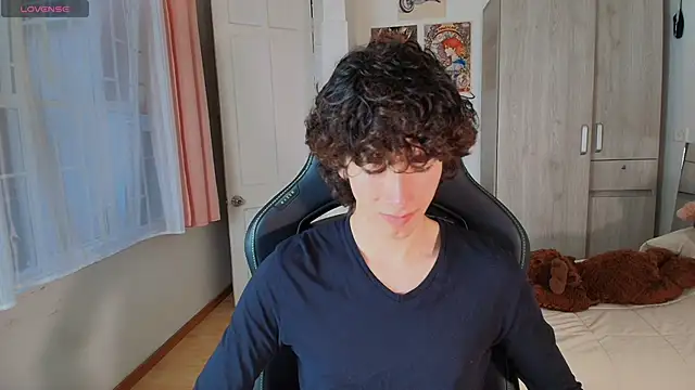 Nude Boy18 online show from 12-03-25, 10:20