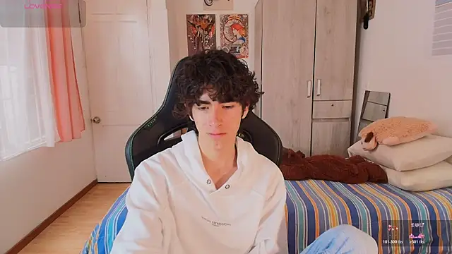 Nude Boy18 online show from 04-10-26, 06:26