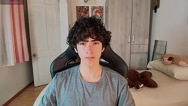 Nude Boy18 online show from 04-02-26, 11:00