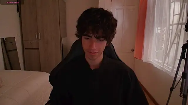 Nude Boy18 online show from 09-18-25, 09:51