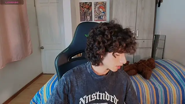 Nude Boy18 online show from 01-19-26, 12:14