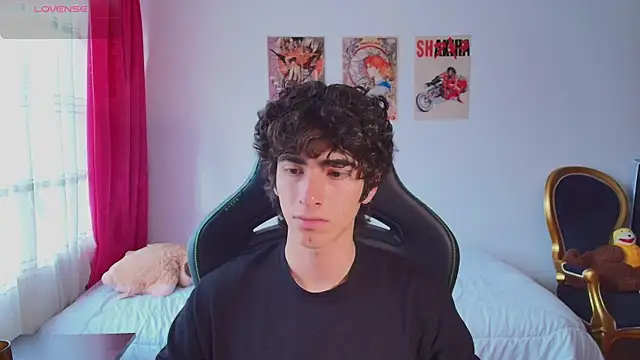 Nude Boy18 online show from 07-06-26, 10:01