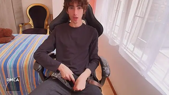 Nude Boy18 online show from 10-04-25, 08:32