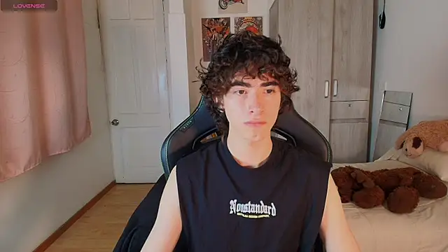 Nude Boy18 online show from 12-01-25, 02:45