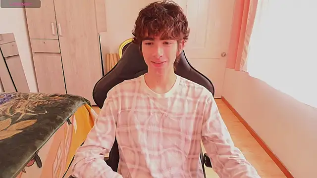 Nude Boy18 online show from 09-11-25, 03:23