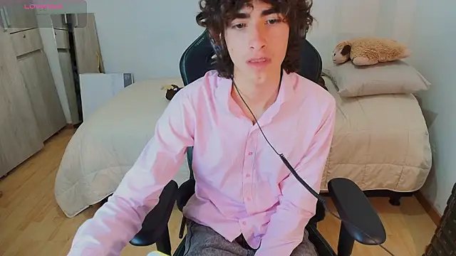 Nude Boy18 online show from 02-14-26, 07:19