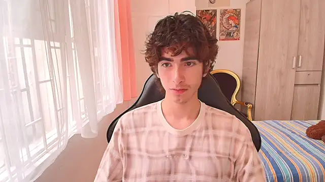 Nude Boy18 online show from 10-17-25, 04:42