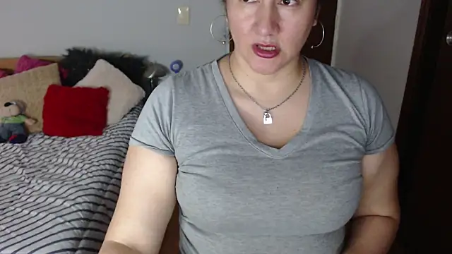 Aisha manzur online show from 12-16-25, 08:35