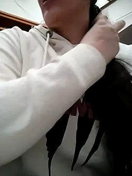 Aisha manzur online show from 12-05-25, 05:33