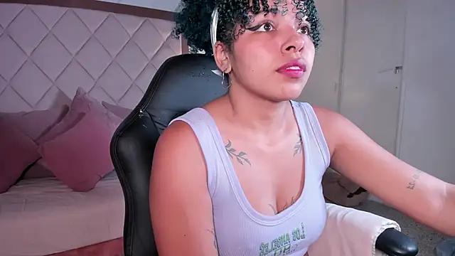 momo ayasse online show from 11-10-25, 09:53