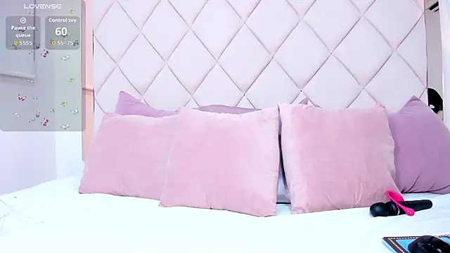 momo ayasse online show from 10-15-25, 09:34