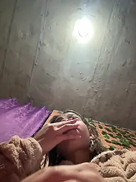 yumi hanna online show from 02-17-26, 04:32