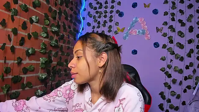 yumi hanna online show from 11-06-25, 12:36