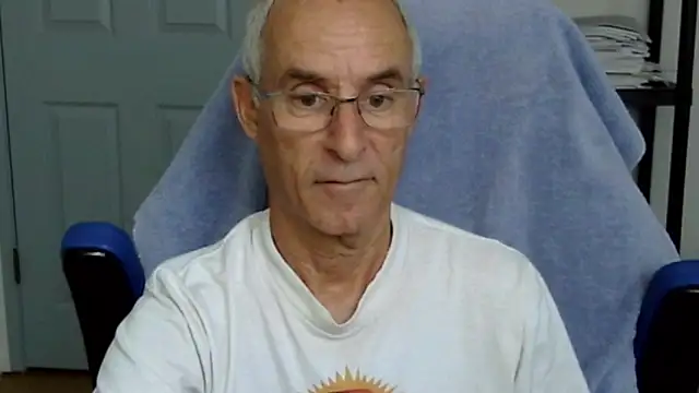 Snapshot of funone1999 chatting on 10-03-25, 03:35 funone1999 online show from 10-03-25, 03:35