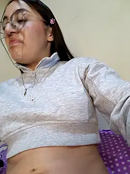 StefaniaFoxx  online show from 04-30-26, 07:04