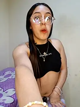 StefaniaFoxx  online show from 03-07-26, 05:58