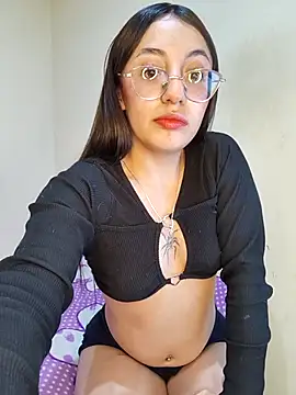 StefaniaFoxx  online show from 04-28-26, 06:40