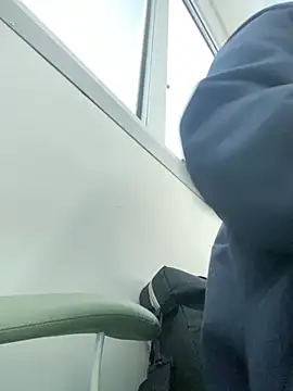 lucioliveira online show from 10-22-25, 02:05